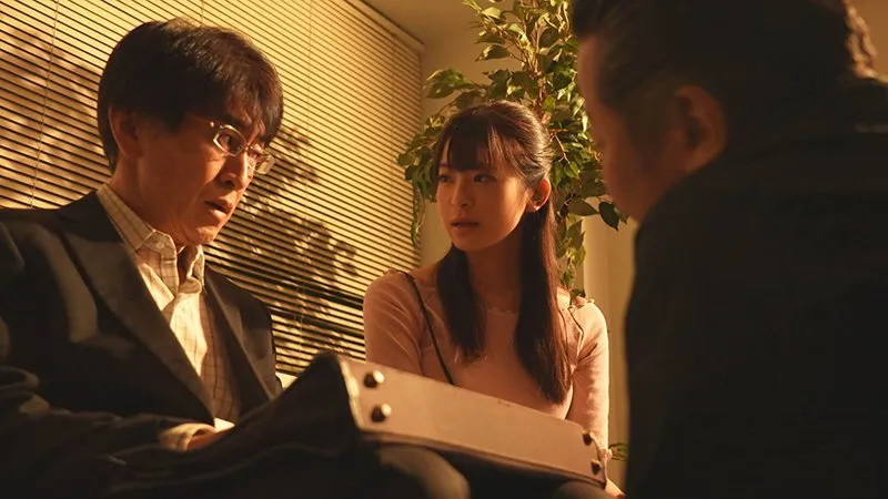 Gã chồng vay nợ xã hội đen, vợ yêu phải bán thân để trả nợ