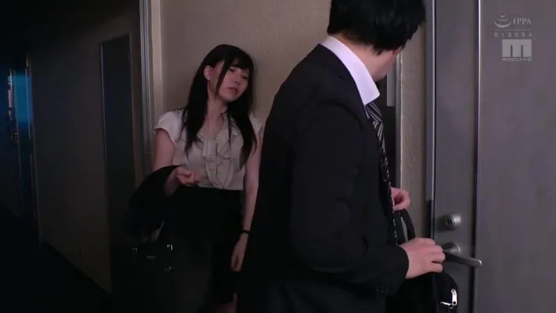 Cô vợ cạnh bên nhà nhận nhầm tôi là người chồng trong một hôm say xỉn