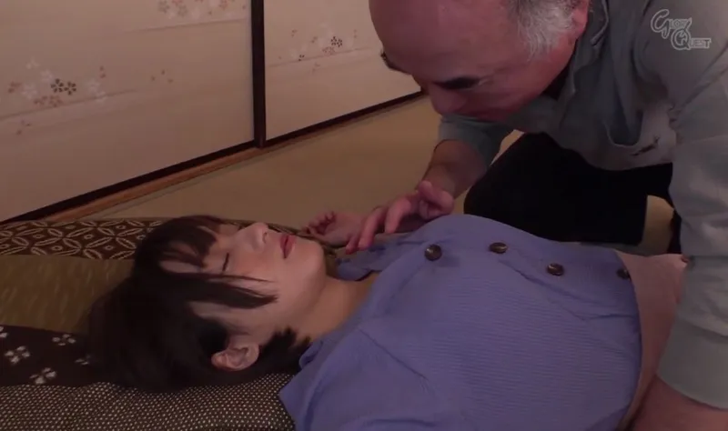 Bố chồng yêu vô tình làm người yêu của con trai ngất xỉu rồi sau đó …