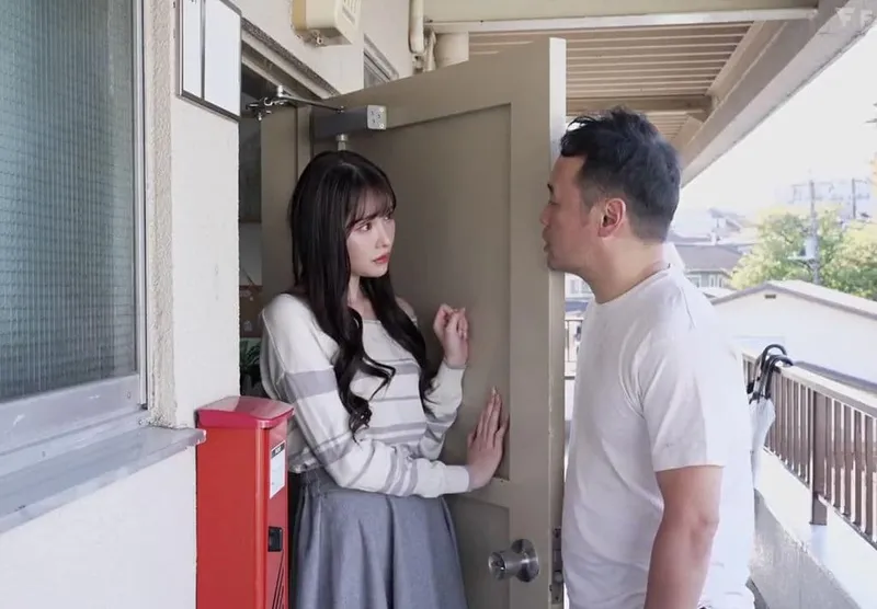 Người đẹp arina bị gã biến thái cạnh bên bắt cóc làm nô lệ tình dục khi gã chồng đã đi làm