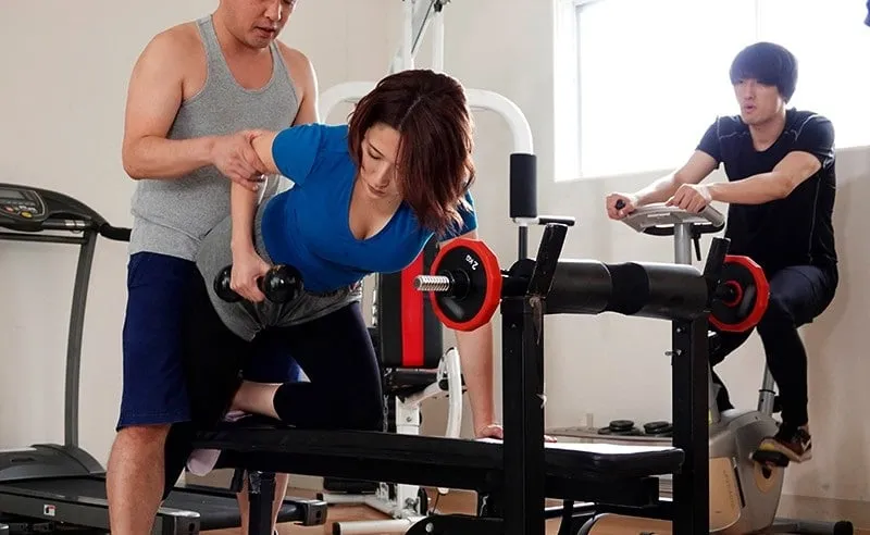 ông xã phát hiện người vợ vụng trộm với huấn luyện viên thể hình