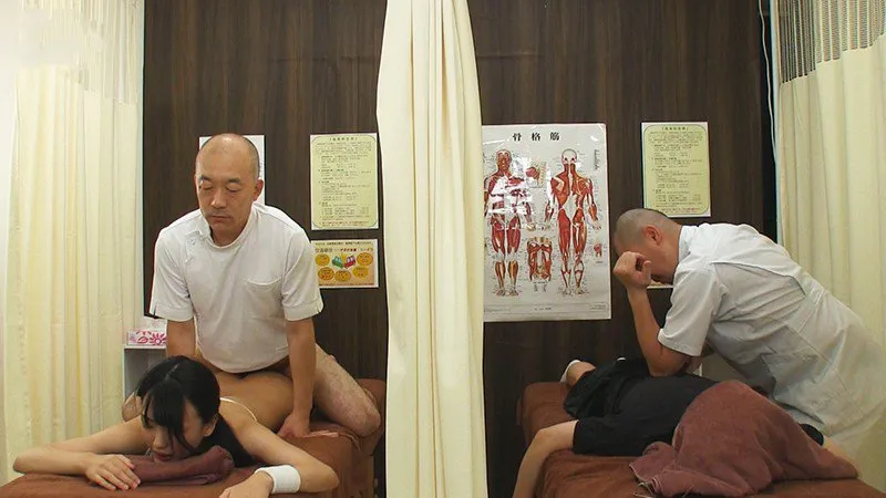 Dẫn nhân tình đi mát-xa rồi bị nắc cạnh bên mà không hề hay biết